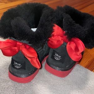 Ugg youth size 3 Minnie Mouse